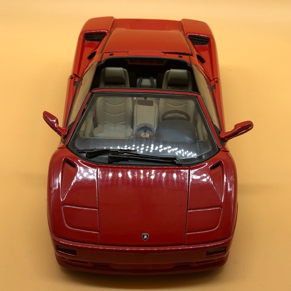 Autoart 1/18 Scale Diecast 70091 - Lamborghini Diablo Roadster - Red